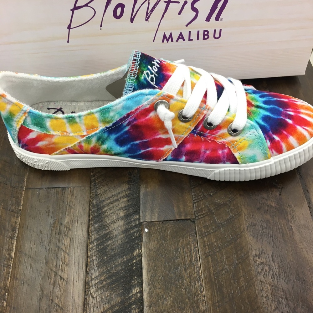 💚Super cute Tye Dye Blowfish Sneakers ❤️ - Picture 4 of 7